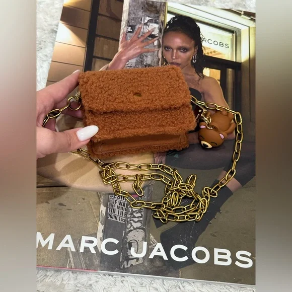 Universal Thread Teddy Crossbody Bag – Brown with Chain Strap - Picture 2 of 9